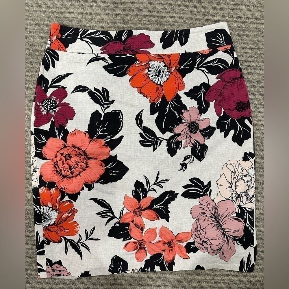 Womens Ann Taylor floral pencil skirt